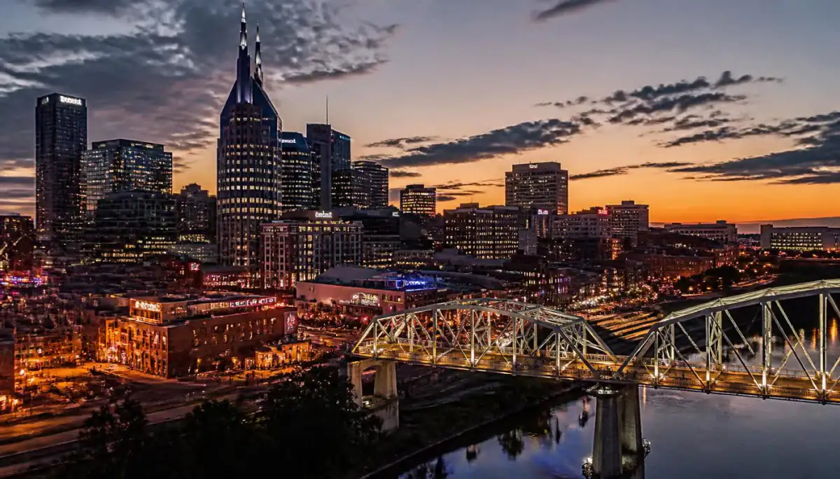 The Nashville skyline at dusk